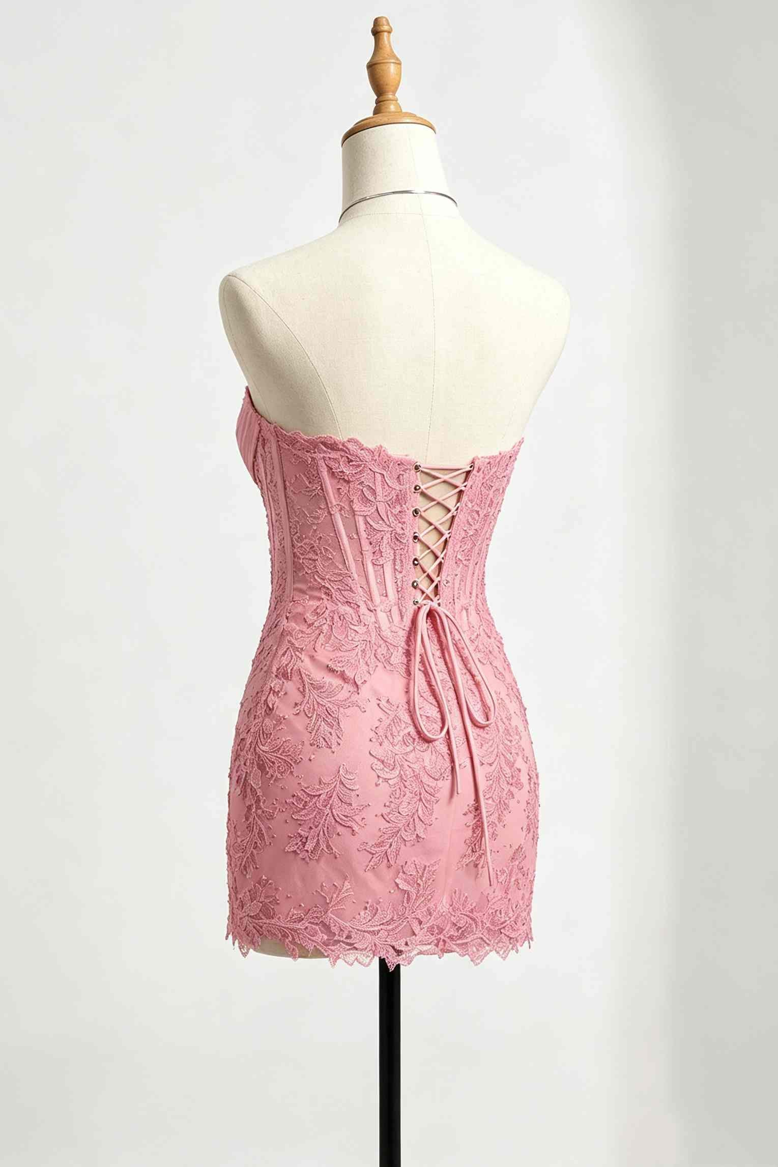 Light Pink Sweetheart Applique Tight Homecoming Dress