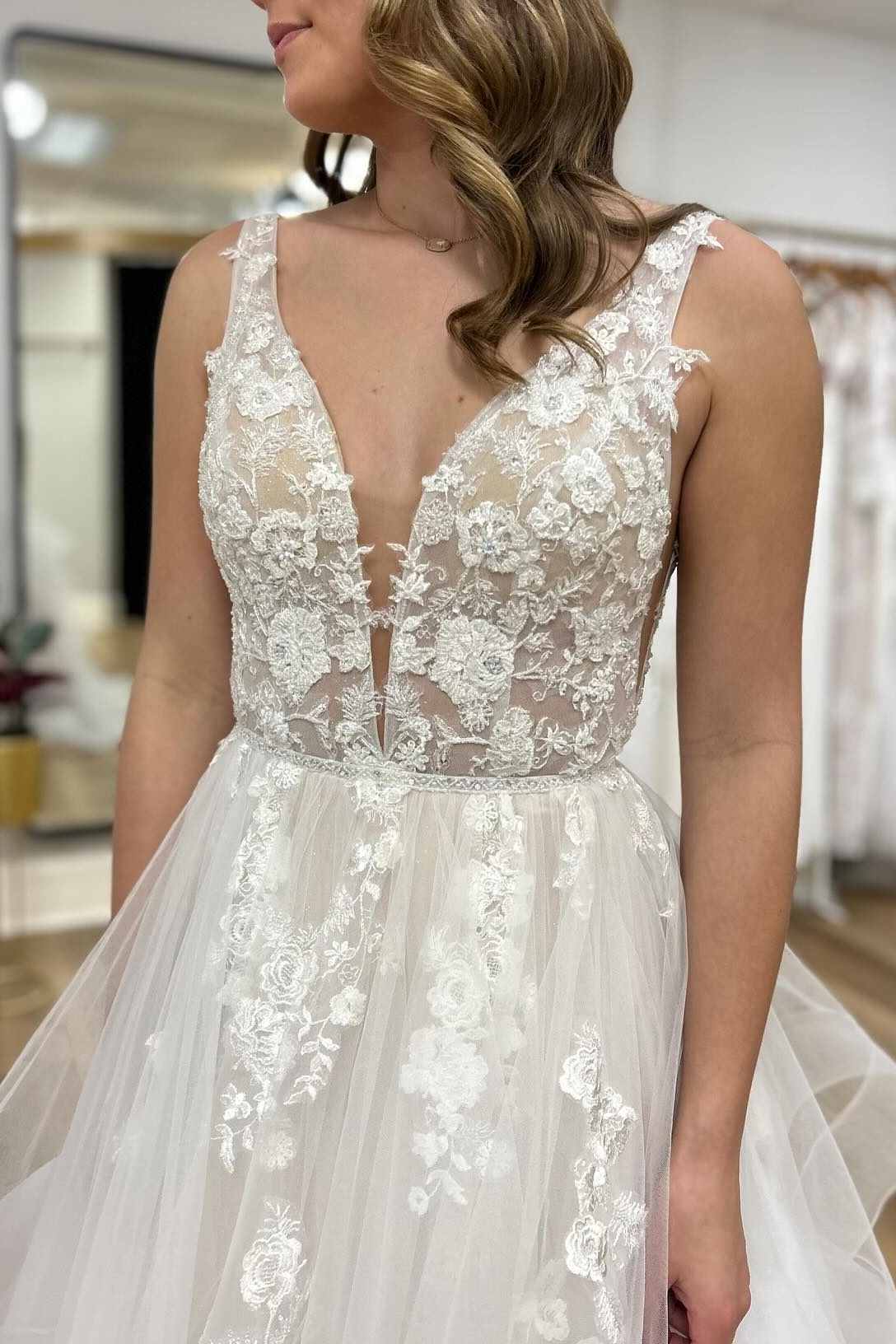 Sleeveless V Neck Lace Applique Tiered A Line Wedding Gown